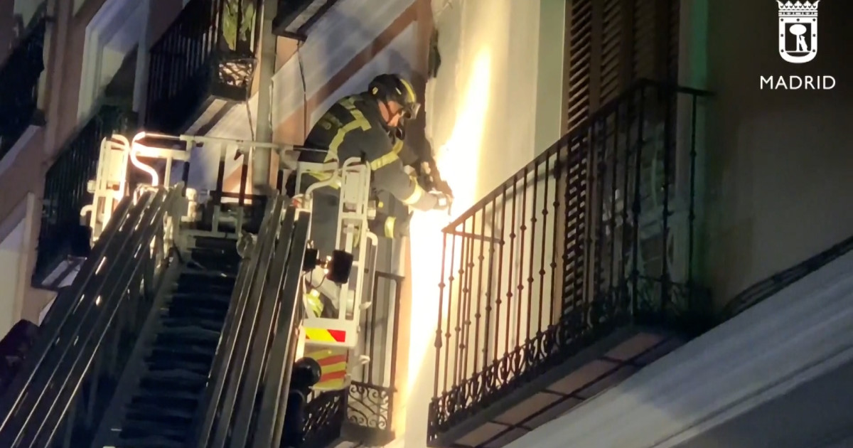 Un hombre resulta herido al caerle una losa en el barrio de Malasaña