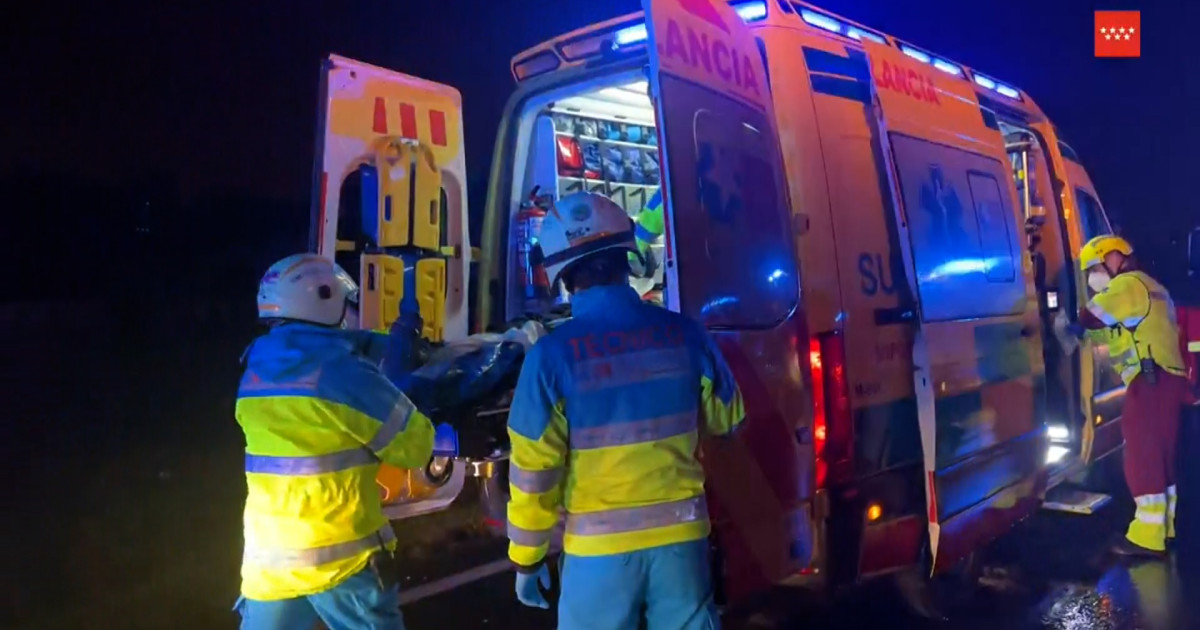 Herido muy grave un joven al chocar el coche que conducía con un camión