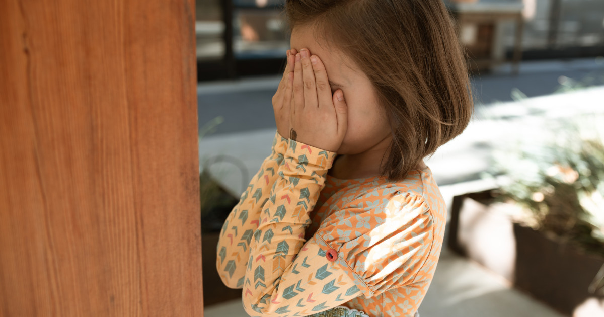 Siete maneras de ayudar a un niño a vencer su timidez