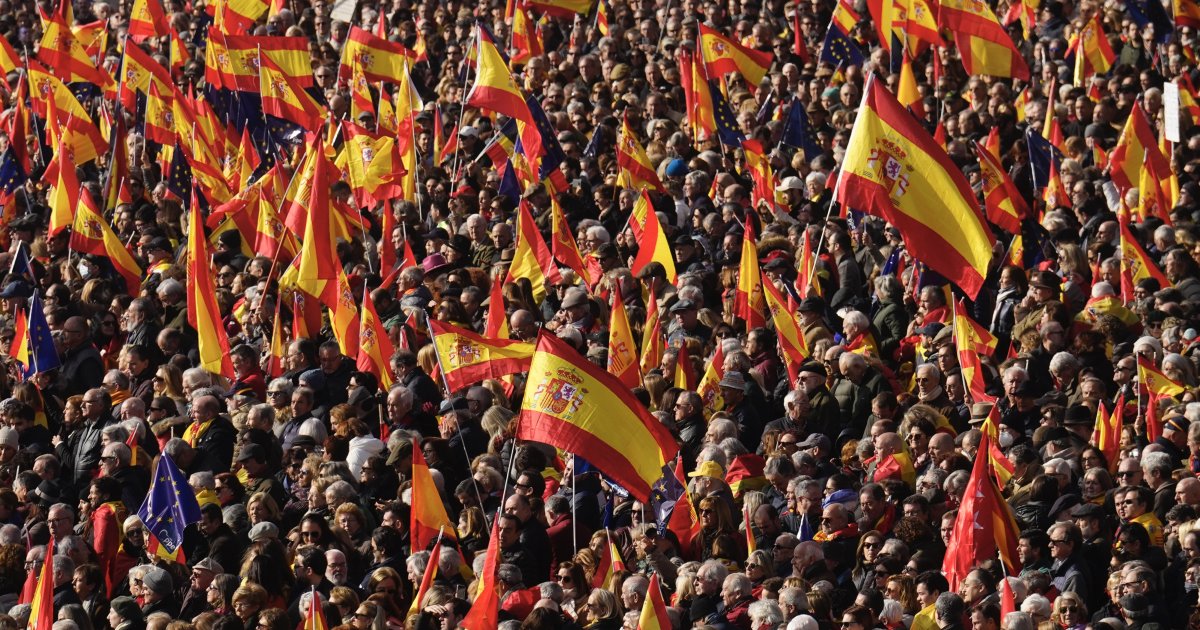 Así ha sonado el Himno de España en la manifestación contra la amnistía