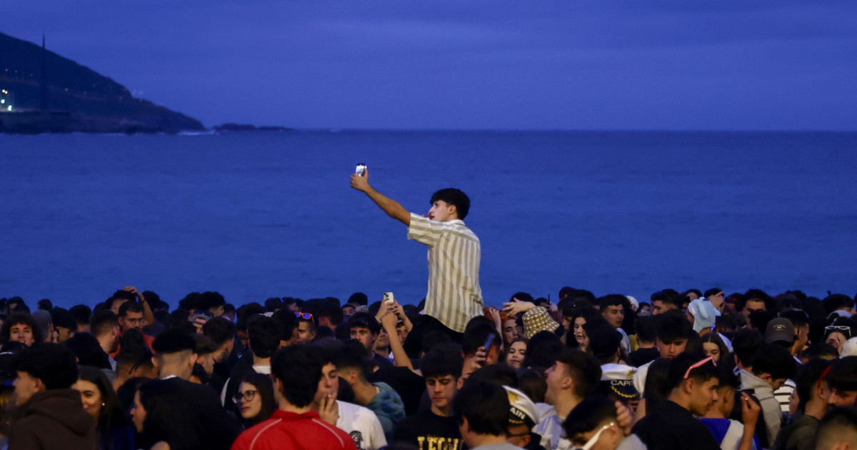 La otra cara de la noche San Juan en La Coruña toneladas de basura en