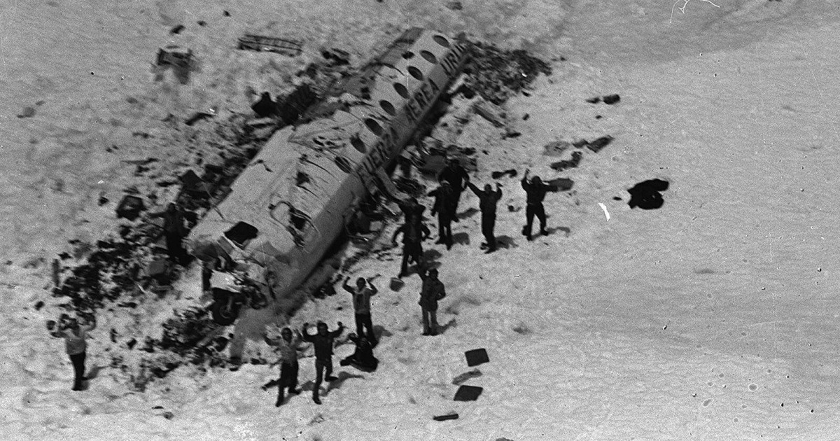 Las otras 'sociedades de la nieve': las tragedia de avión de los Andes más  allá de Bayona