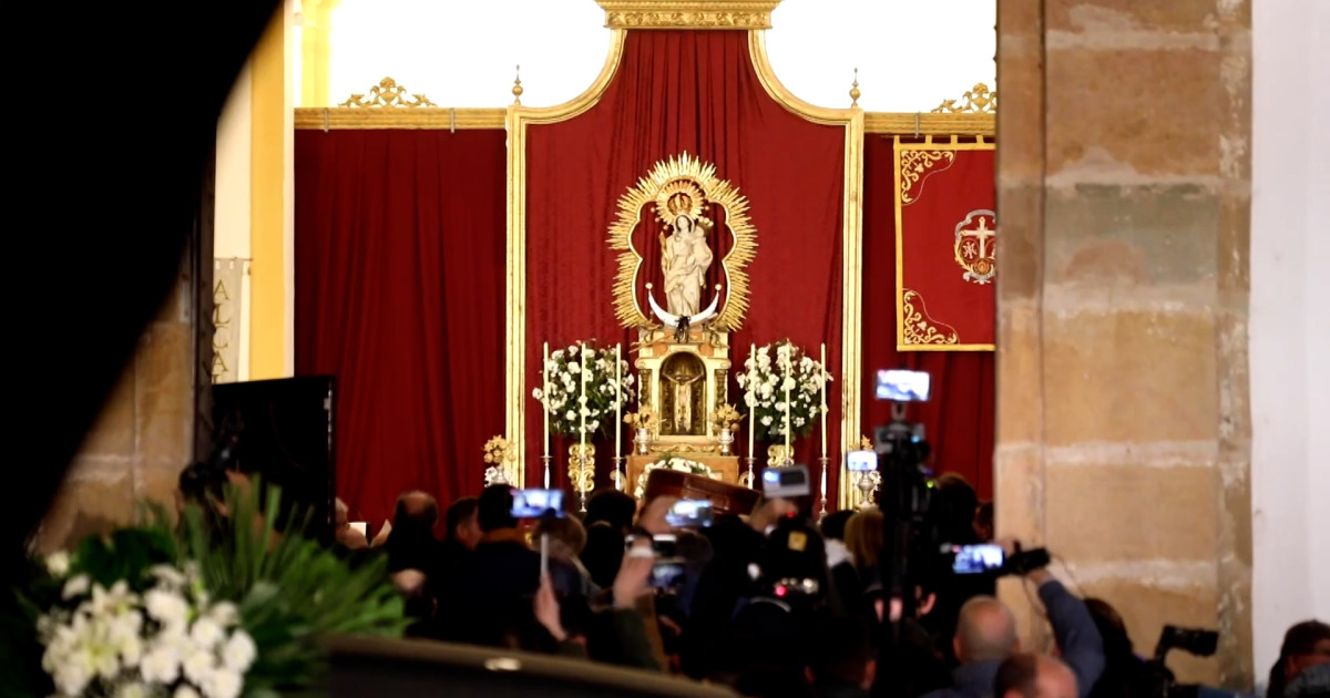 El Féretro Del Sacristán Asesinado En Algeciras Llega A La Iglesia De ...