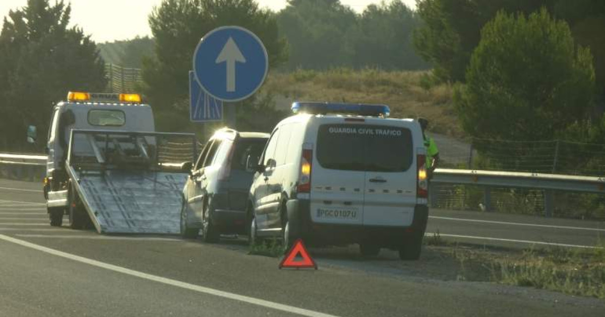 No tires los triángulos de tu coche, la DGT puede anular su