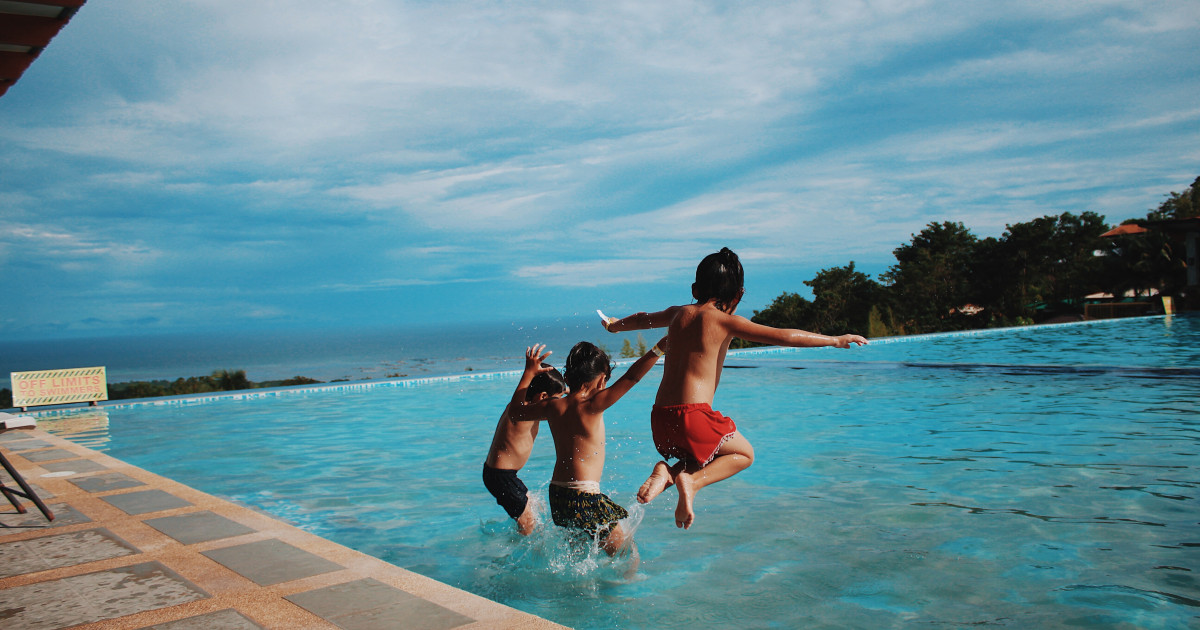 Cumpleaños en una piscina: 5 recomendaciones para que sea seguro
