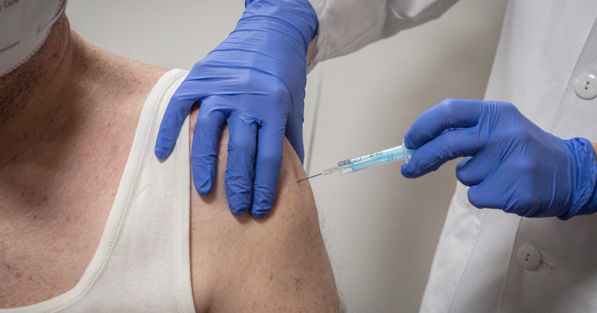 Six vaccines doctors recommend after age 65