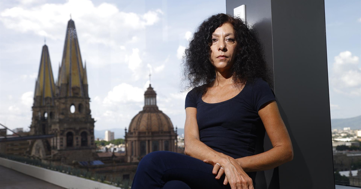 Leila Guerriero retrata la vida de la activista Silvia Labayru