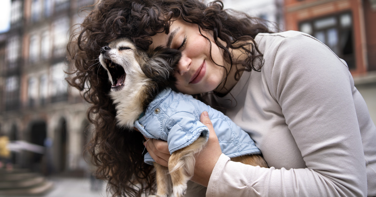 Emotional Health Benefits of Living with Dogs and Cats for Adolescents