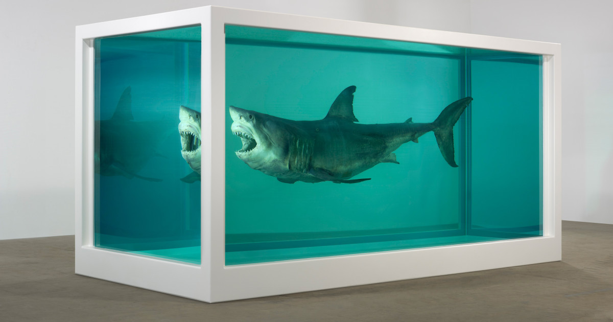 El polémico y multimillonario Damien Hirst falsificó la fecha de tres de  sus obras con animales disecados