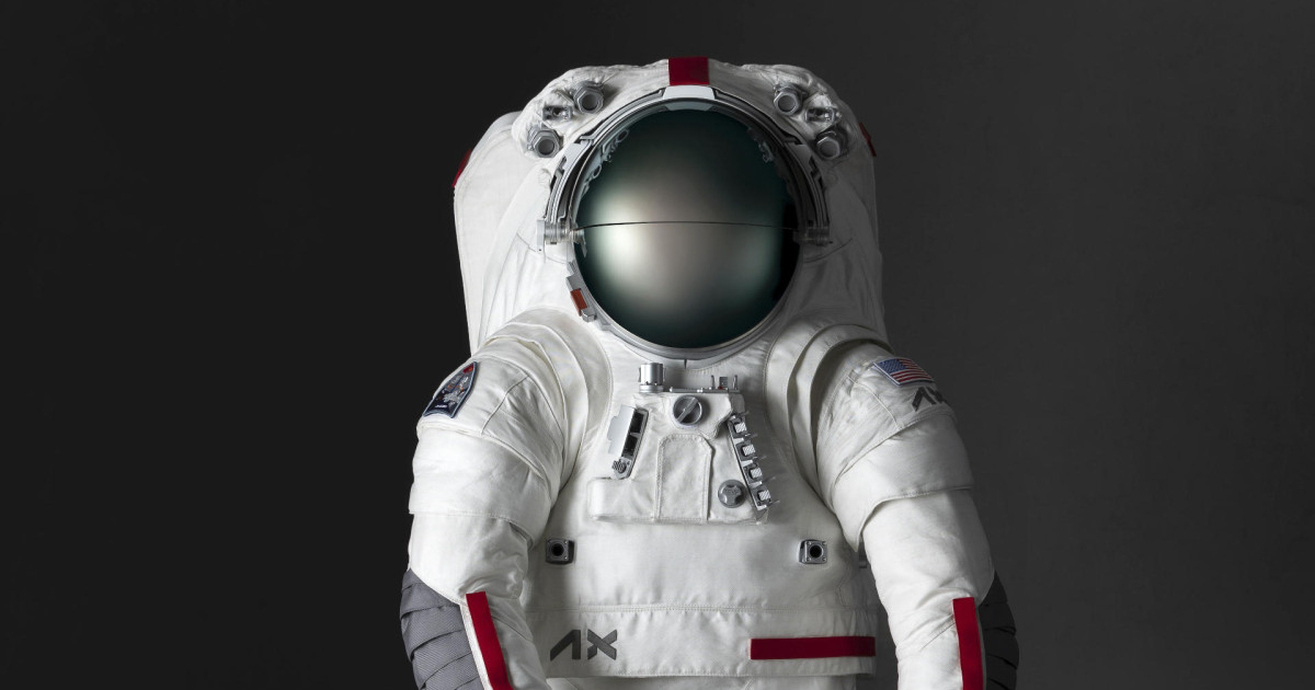 Prada unveils the spacesuits that NASA will wear to set foot on the moon again in a few years