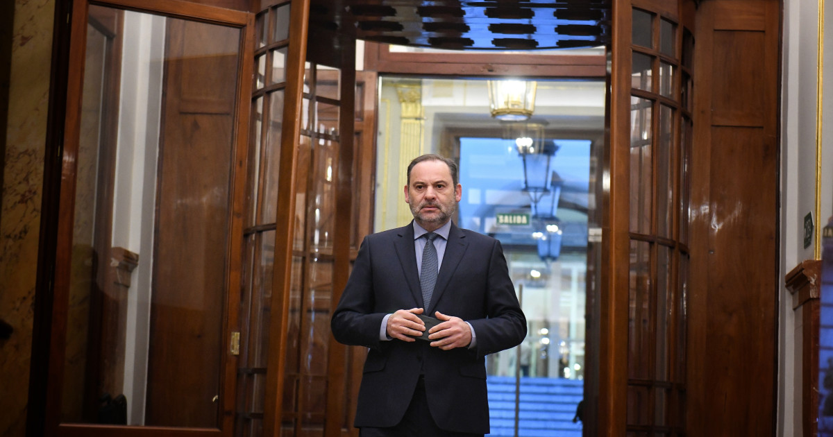 Jos Luis Balos Atiende A Los Medios De Comunicaci N En El Congreso